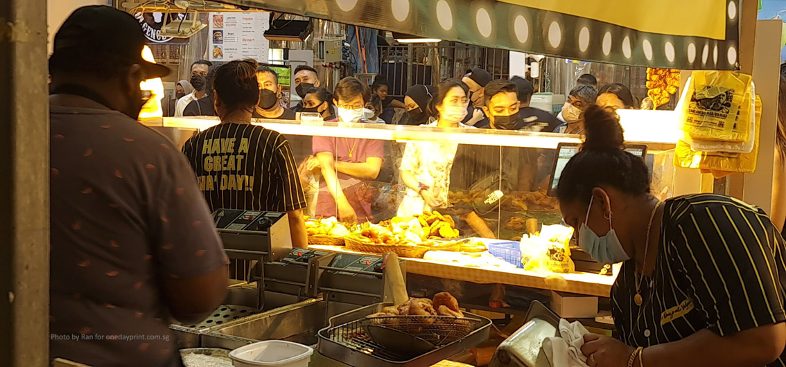 Img - Ramadan Bazaar at Geylang Serai, Photo by Ran for onedayprint.com.sg