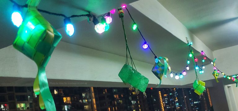 Img - Hari Raya Aidilfitri lighting at home, Photo by Intan for onedayprint.com.sg